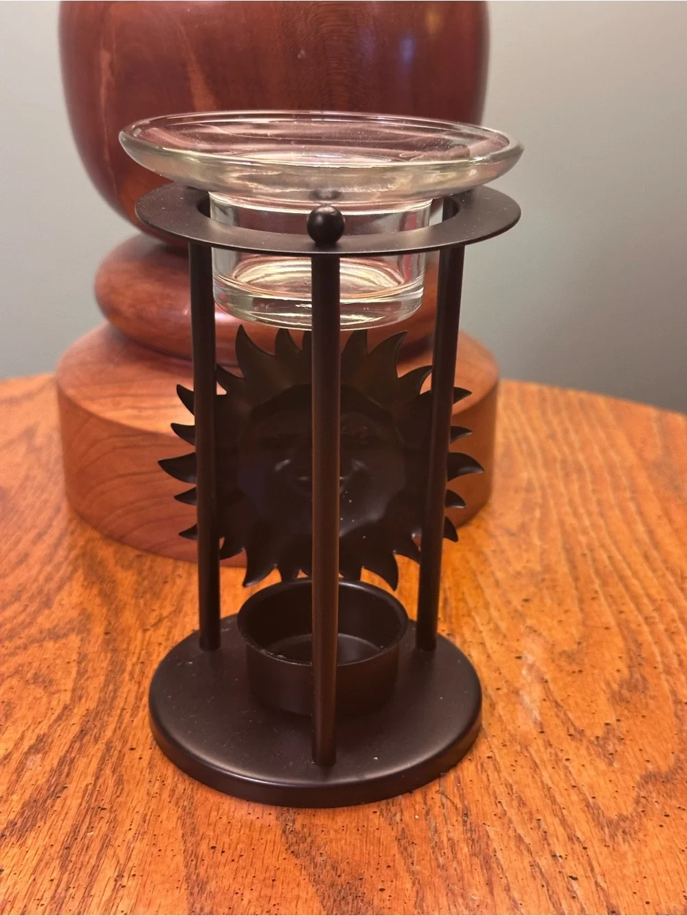 Celestial sun face stand decor